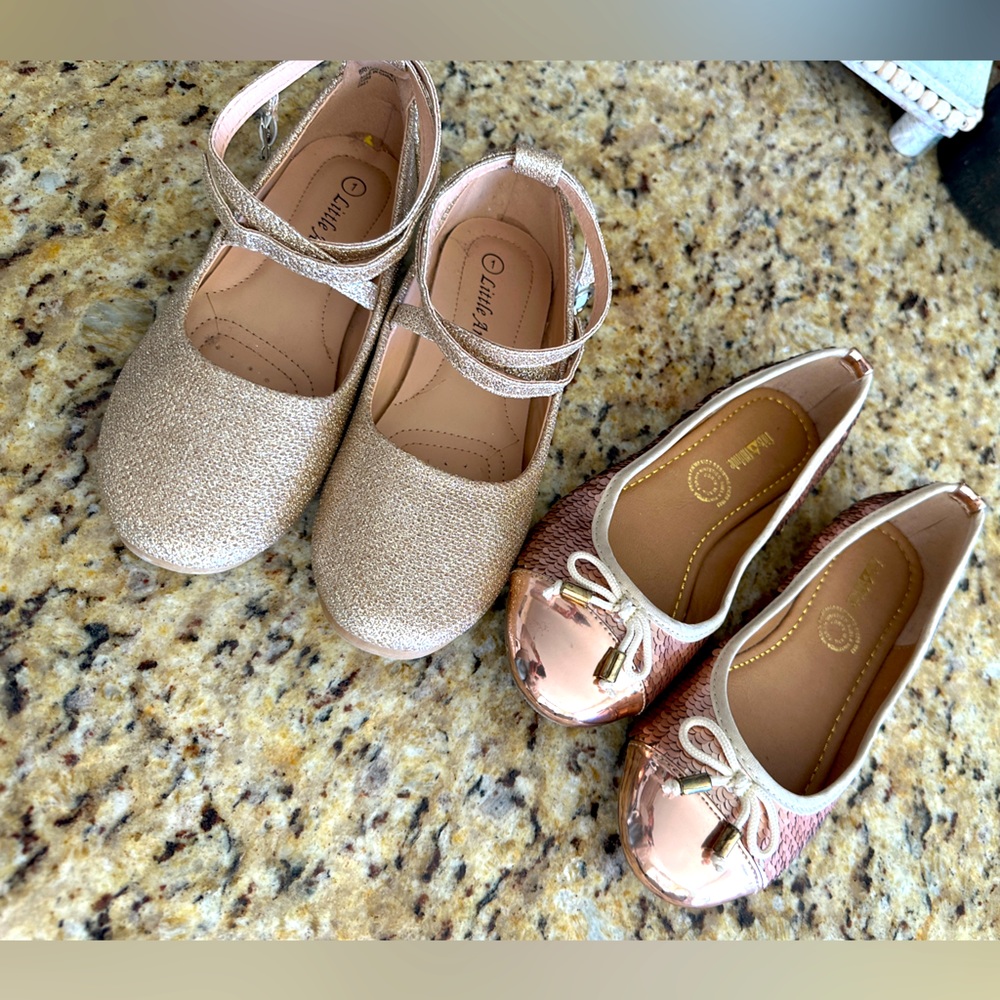 Girls ballet flats brand new .!!!